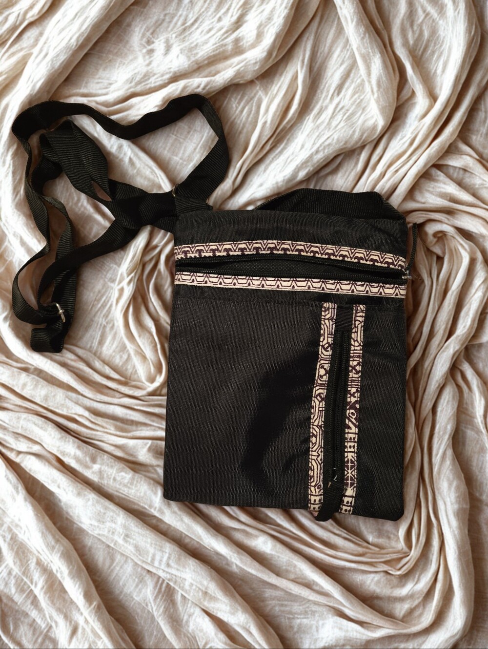 Canyon Sky Crossbody Purse – Black